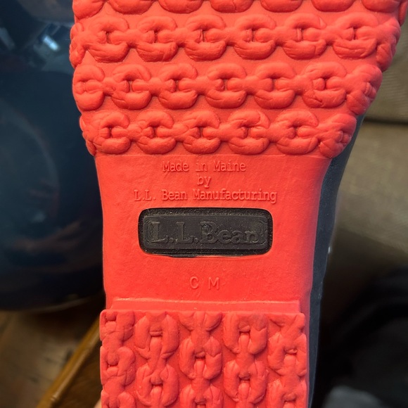 LL Bean rubber moc, magenta and navy. size 7 - Picture 3 of 3